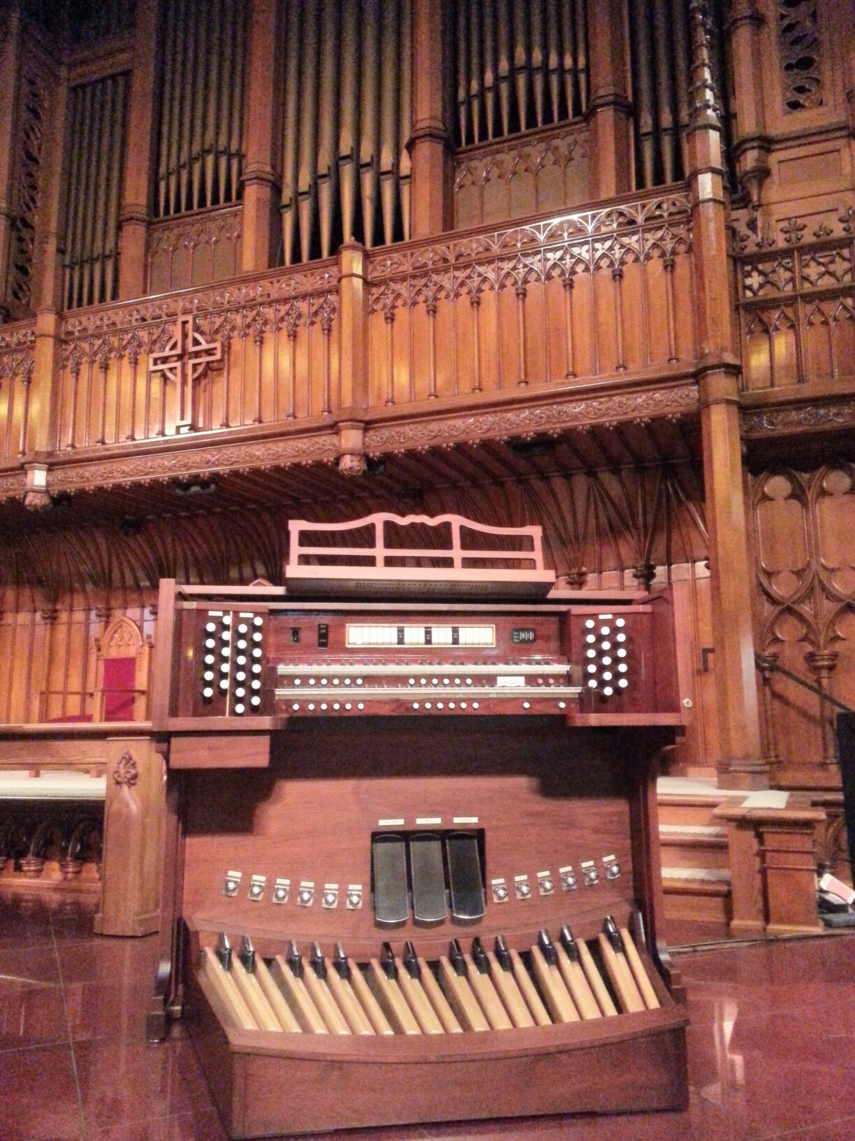 Allen Organs' Diane Bish Series organ at Third Presbyterian Church, Pittsburgh, PA